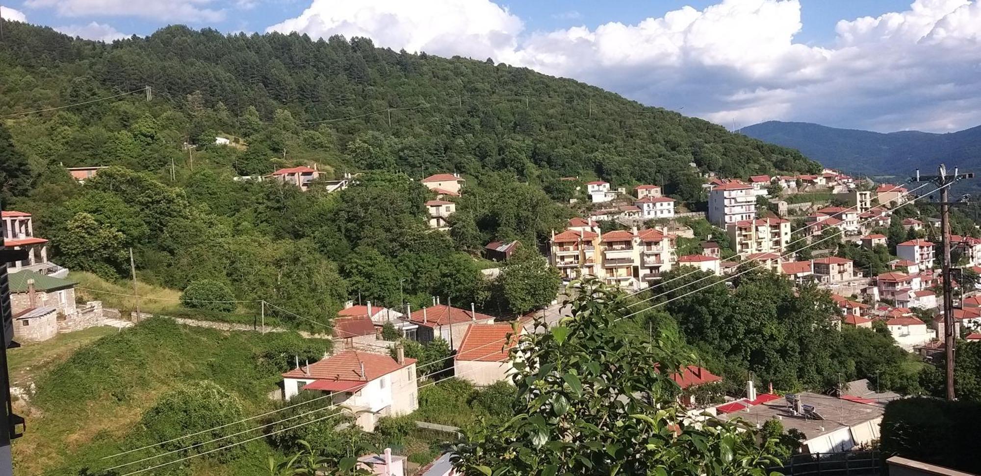 Apartmán Το Σπίτι Της Ευτυχίας Στούντιο Karpenísion Exteriér fotografie